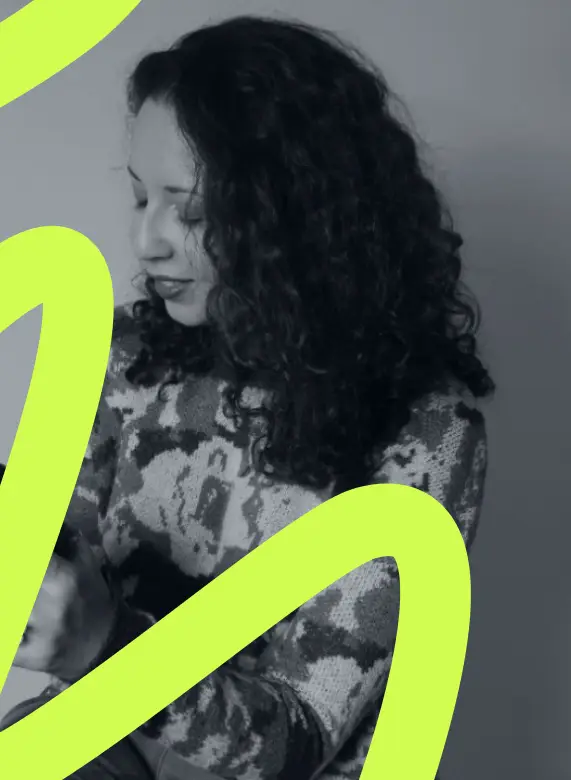 Meriem Brouri UX/UI designer working on creative strategy in Algiers